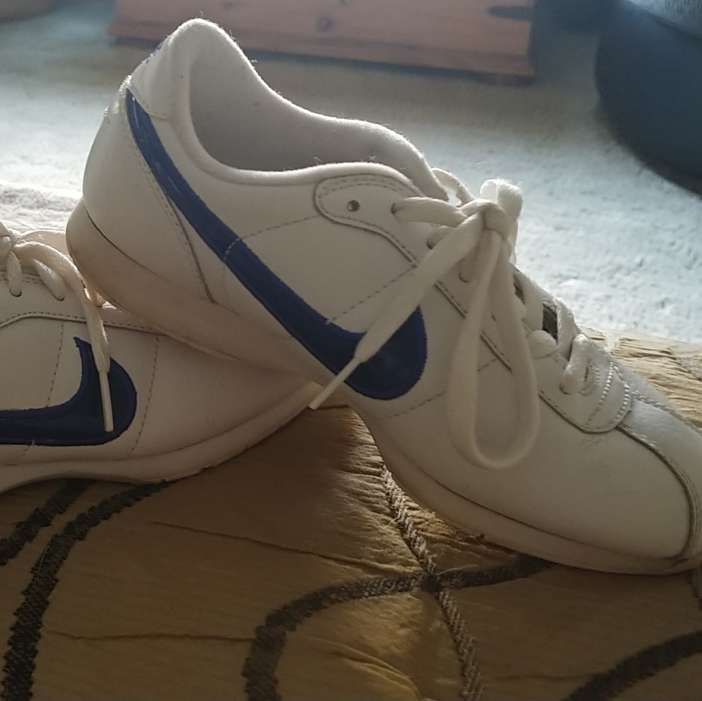 Womens Nike size 5.5 leather